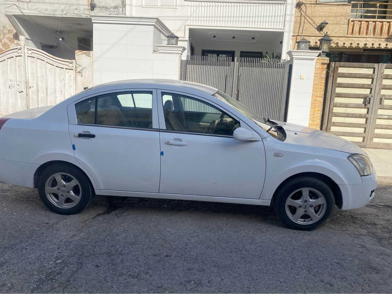 شيرى A5 2013 زؤر خاوينه كم رويشتوه يه ك بستى سبوخه گيرومكينه ى به شه رته هه مووشتيكى تازه يه بئ ته قه وره قه يه سه نه وى و ره قه م و ژينگه نويه سعرى 52 وه ره قه مؤبايل *********** أربيل, العراق
