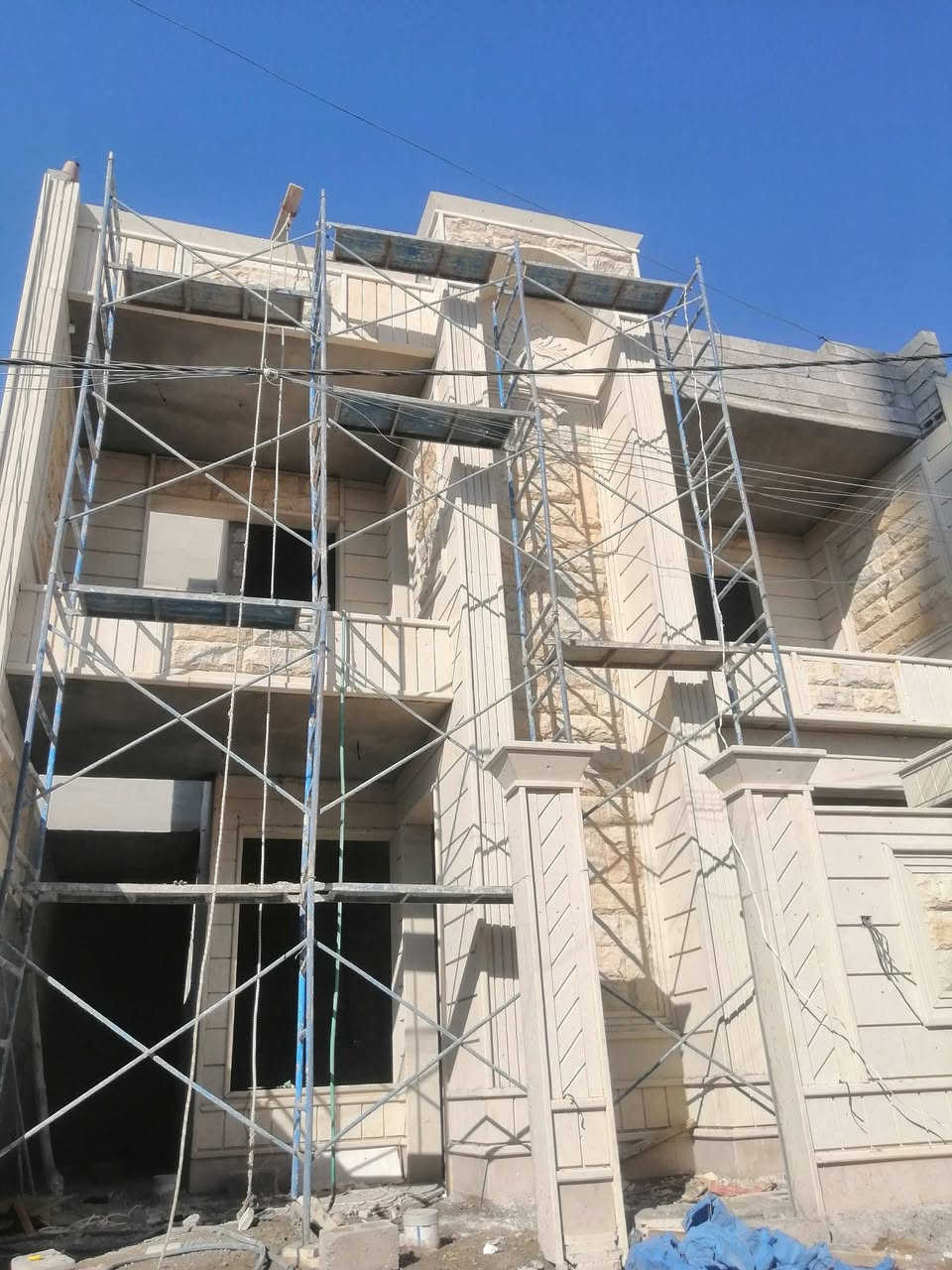 يوجد كادر حجر حلان بسعر مناسب شغل شرط هندسه من يرغب بل عمل يتصل عل خط و الخاص مفتوح ***********
