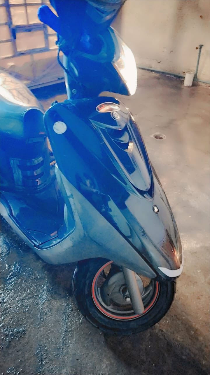 سلام عليكم شباب دراجه للبيع بريز  بغبغأ موديل2013 دراجه جديديه بمعنه الكلمه مال ربه برغي ممفتوح بيه ماشيه 44 السعر: 900 وبيه مجال + خوذه + جادر + مفتاح نسخه ثاني لاصلي العنوان : بغداد حي العامل *********** جيب وياك فيتر افحص قبل لاتاخذه
