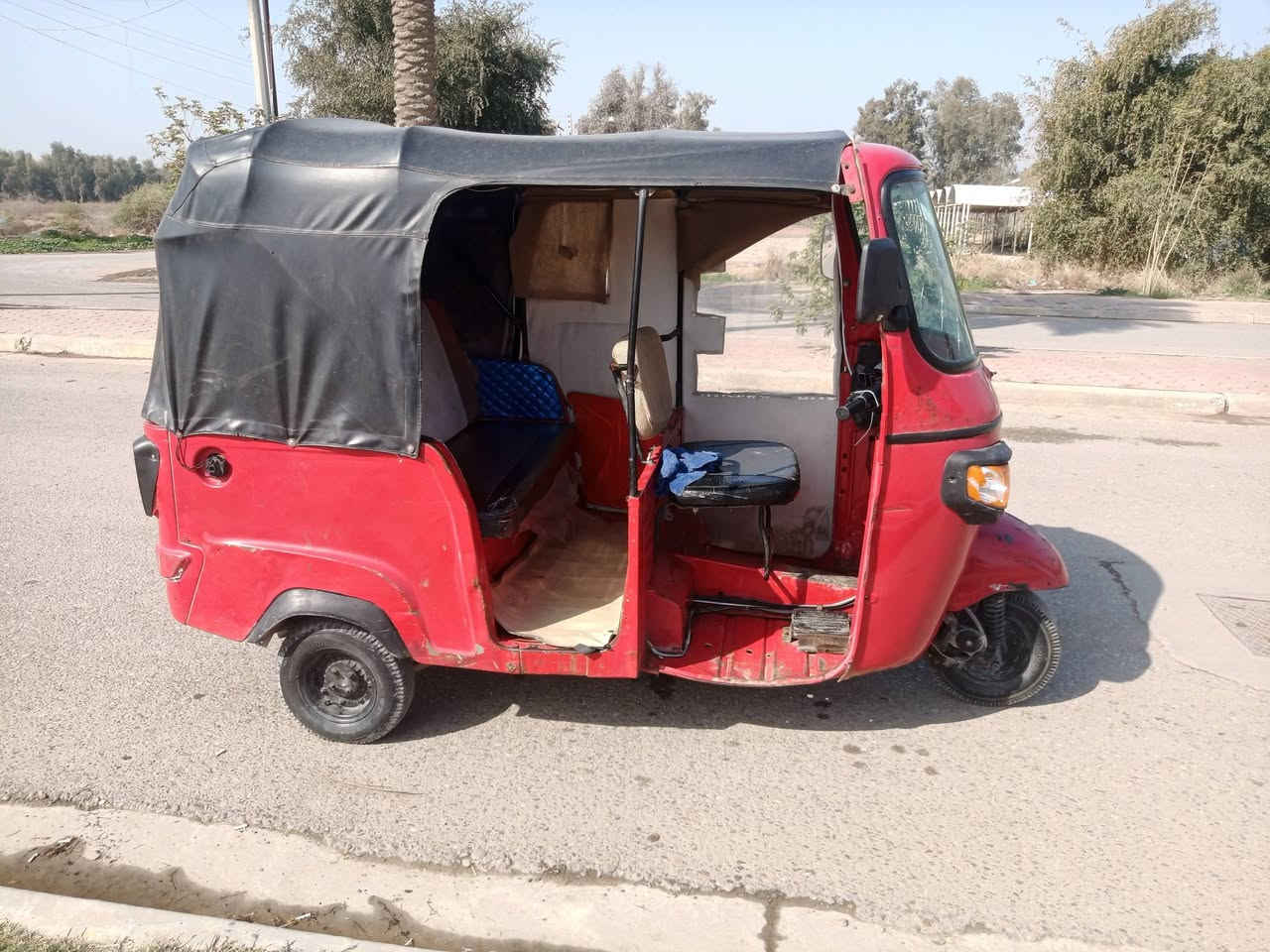 السلام عليكم تكتك بياجو موديل 2018 اوراقها كامله مكينه لا تنقص ولا تبخر مكينه مال 20ب محوره محرك مال تيك توك باجات كهربائيات شغاله تكتك لا ضربه ولا صبا ولا خياس تكتك بلاديه كهربائيات شغاله تايرات جدد تيك توك جاهزه قبل للشارع العنوان بغداد المدائن سلمان باك رقم الهاتف السعر مليونين 700 وبيها مجال***********
