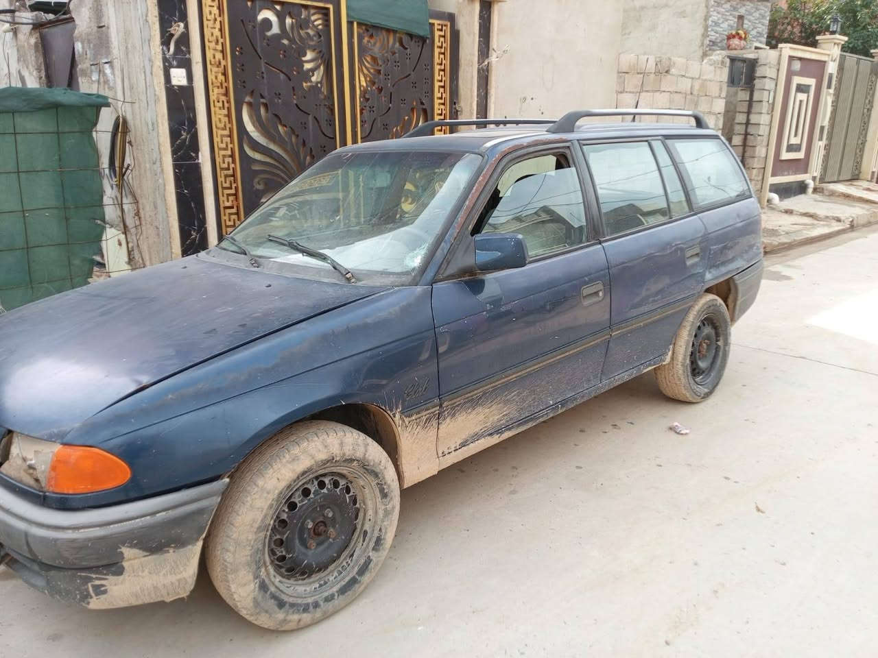 السلام عليكم وبل استره موديل 92حجم 18شرط التحويل بله صبغ وضع شركه السعر 38وبي ***********
