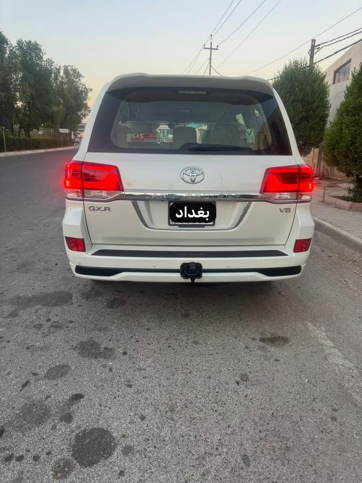 تويوتا لاندكروز 2018
رقم بغداد الدولي
فئة GXR    4600 V8
وايت اديشن   SAS                
ماشية 109 الف
479 $ وبيهة مجال بسيط
كفالة عامة من الصبغ والبارد 
مواصفات 
اربع كاميرات  
بصمه تشغيل عن بعد
تشغيل عن بعد اصلي
فتحه
حساسات اماميه 
حساسات خلفيه
كاميرا
شاشة
٨ ايرباك  دبل ماوس 
كرسي كهرباء 2
كراسي جلد اصلي
تحكمات ستيرن
دبل ماوس 
كفالة عامة 
***********
***********
