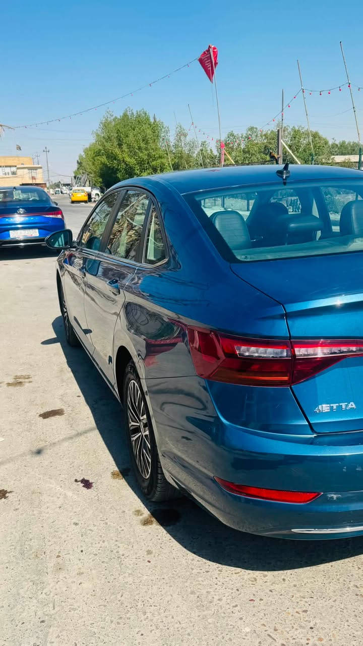 جيتا 2019 
مكينة 1400 تيربو 
لون ازرق بحري 
مواصفات S
صور الحادث مرفقة بالمنشور 
كشنات جلد 
رادار 
نقطة عمياء 
تحديد مسار 
سلايدروف 
وبعد بيها هواية مواصفات واغلبكم تعرفوهن 
السعر 120 وبيها مجال بسيط 
المكان بغداد الشعب 
***********
