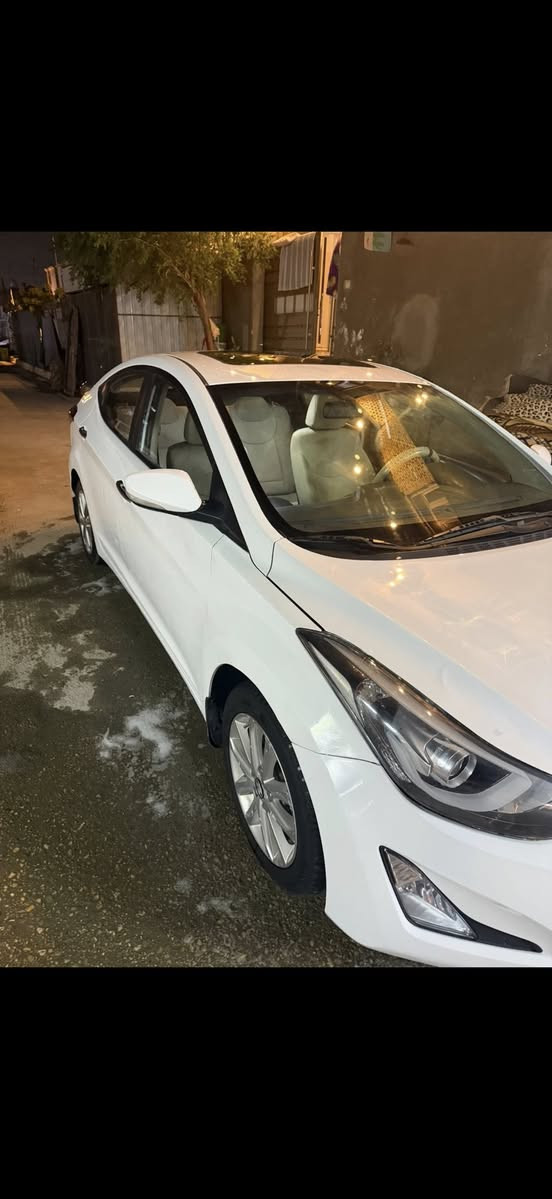 سلام عليكم الانترا للبيع  فول مواصفات رقم بصره دولي بسمي السياره مكفوله من الفتح والتبديل والضربه بيها بس رشات صبغ باب السايق والورا السياره خليجي المحرك 1800 تبريد تدفئه كله شغال تخم تاير جديد السياره جديده احلا من صوره استخدام شخصي جاهزه وربع ماتذب عليها مكانه الناصريه مركز وهاذ رقم تلفوني *********** ورجاء موشراي لاتخابرني سعرها 124 وبيها مجال قليل حك الجيه
