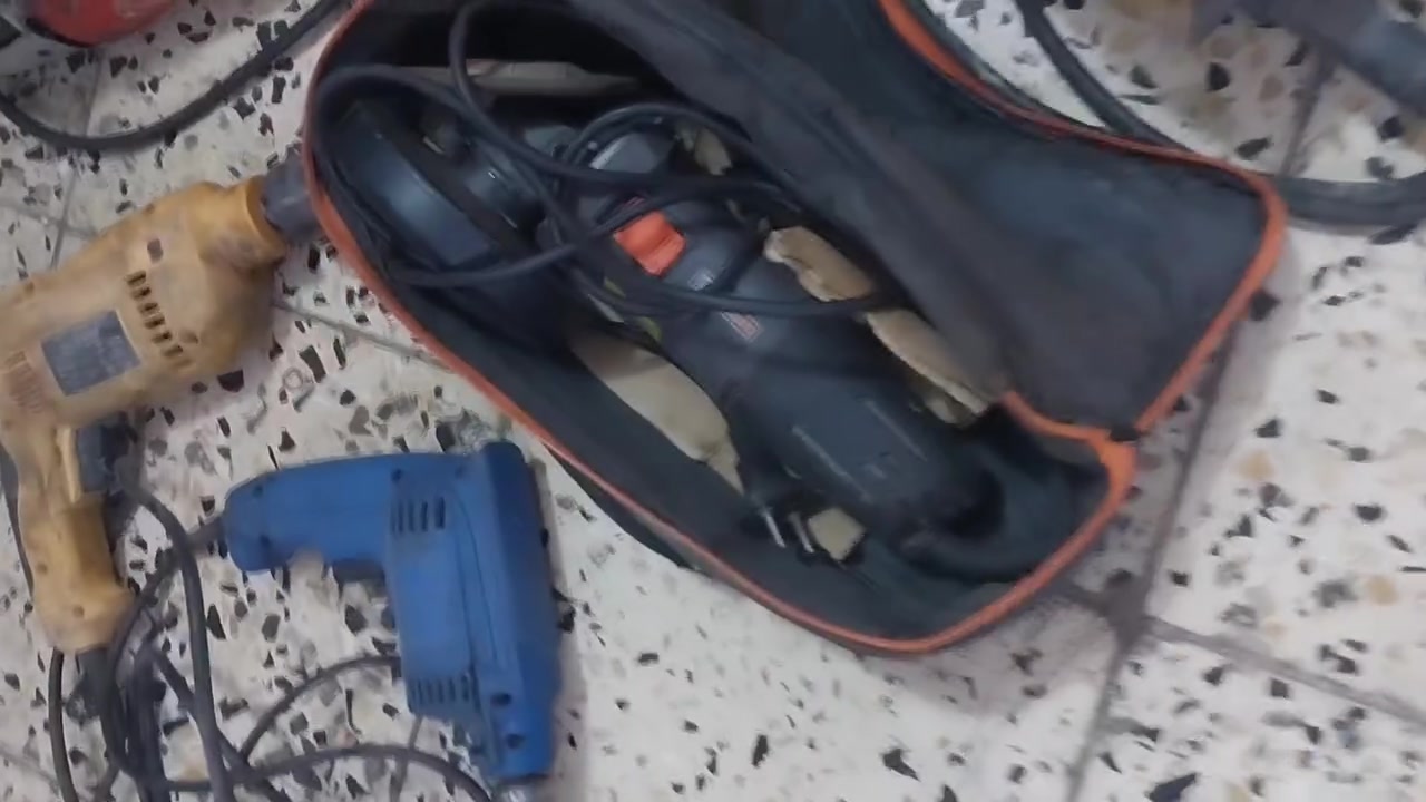 السلام عليكم للبيع بغداد الشعب هاذا رقم راعيهن *********** ب 175 الف

