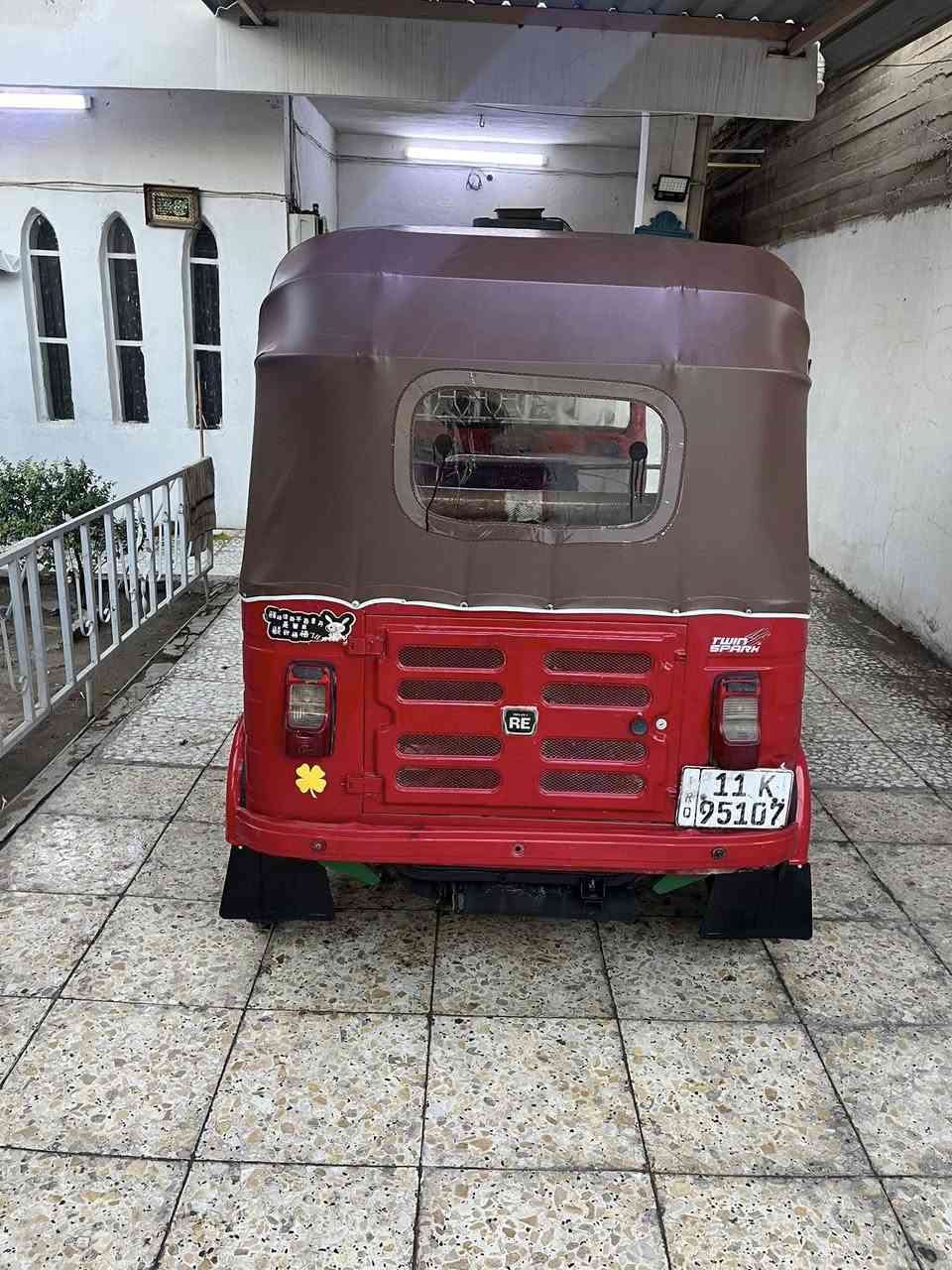 السلام عليكم تكتك 2017شهر ال12طابه بل 18رقم و سنويه تحويل ثاني يوم.التكتك كامله كلشي ما ناقصه تشغل و تطلع كلشي شغال تخم تاير جديد مكينه تخبل لا تنقيص ولا تبخير ربع ما تذب عليه السعر 4و800وبيه مجال مكاني زعفرانيه رقمي ***********
