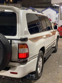 صالون • ٢٠٠٧ • عدن