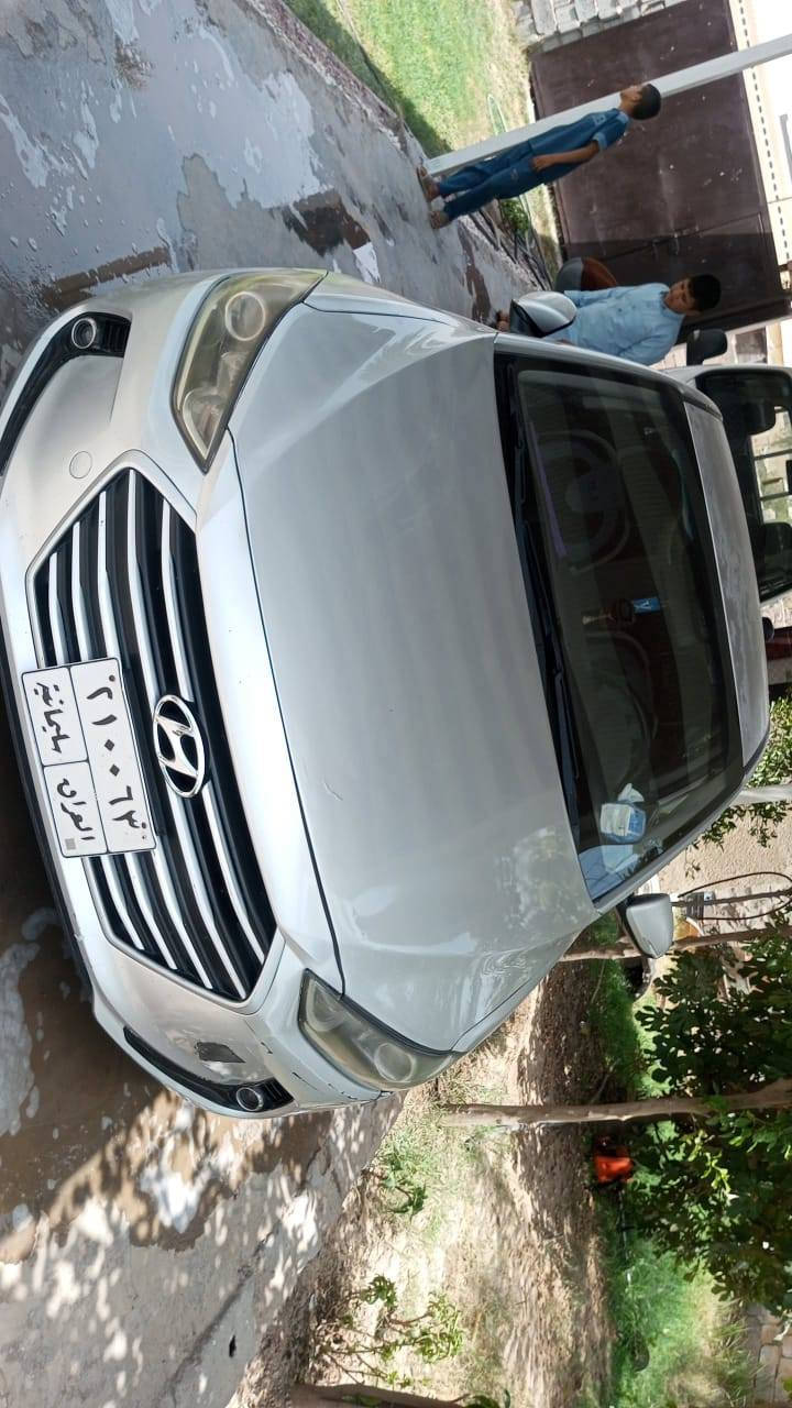 سلام عليكم ورحمه الله 
النترا 2017 خليجي 
كير محرك ما مفتوح شركه
تبريد انجماد تدفئه خير من الله 
تخم تاير ويل        / الموصفات
تحكم ستيرن +
مانع نزلاق +
رقم نكليزي + 
سنويه جديده لحد 2030
يوجد صبغ في ماكن محدده
مكلف بل نشر يرجئ التصال على
***********
***********
السعر 127
