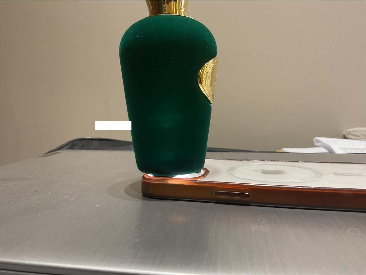 السلام عليكم
Above the waves متبقي كما موضح 
السعر ١٠٠ الف

كيرلان اوم edp متبقي ٣٥ مل 
السعر ٢٥ الف

فيبراتو النسخة الفرنسية متبقي كما موضح
السعر ٦٠ الف

سامبلات تيليا ١٥ مل 
السعر ٥٠ الف


**إذا كنت صاحب هذا الإعلان وتريد حذفه لأي سبب، رجاءا أرسل رسالة إلى الدعم الفني**