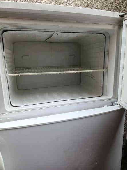 السلام عليكم
ثلاجة مستعملة للبيع شرط الفحص شغالة  العنوان بغداد
 المعلمين قرب جامع مالك ابن انس للاستفسار
***********
