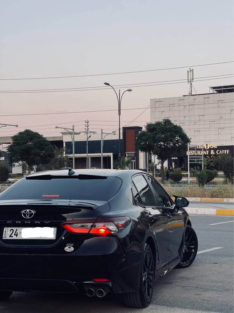Toyota Camry se 2023
تۆیۆتا کامری ٢٠٢٣ se 
رەنگی رەش 
زۆر خاوێن و بێ مەسرەف
سەیارەکی زۆر جوان
سێ مۆدی لێخورین
گێر و مەکینە بەشەرت بێ کێشە بێ کرانەوە 
تەبرید بەشەرت 
ھەموو شتێکی بەشەرت
ناو کرێمی 
٤٩ مایل رۆشتووە 
سەیارەکە سێ پارچەی  سبوخە، 
(بۆنیت و چاملخێکی پێشێ و چاملخێکی دوایێ سبوخن)
پارچە گۆرانی نییە 
پەرەشووت بەس ھی سوکان تەقیووە 
سعر: ١٨٠ وەرەقە و  مەجالێکی کەم
ژ.م: ***********         
تکایە ئەگەر موشتەری نیت تەلەفۆن مەکە رانية, السليمانية
