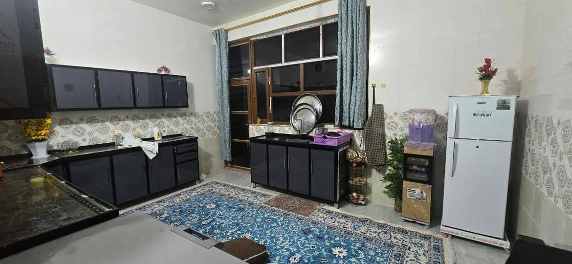 (( #عرض بيــــع سكني #مميز ))
-------------------
#للبيع دار بمساحة 200m².. #قرب 
الشارع العام...#التفاصيل:-
🔷️جنس العقار: طابو ملك صرف ..
🔷️الواجهة والنزال: 10m² ×20m²..
🔷️بناء حديث فول مواصفات طابق واحد..
🔷️بناء بلوك سنة2021 نظيف ومرتب جدا
🔷️ع شارع بعرض 15m²..
🔷️غرف منام عدد 2 ..
🔷️صالة + إستقبال + مطبخ + ومناور 
🔷️صحيات داخلية وخارجية + #وكراج للسيارة + خدمات جيدة ماء وكهرباء ..
🔷️الموقع :  ديالى  بعقوبة  - حي الجامعة - كاطون الرازي م27  #مجاور مجمع الرافدين السكني 
🔷️#للإستفسار اكثر تواصل معي عبر الرقم       
 الآتي:-📲***********📲 
#متوفر واتس اب بالرقم اعلاه ☝☝☝
