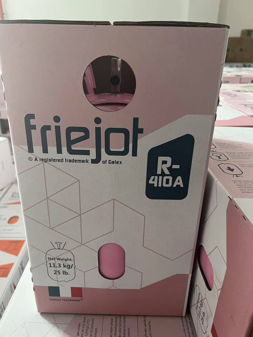 السلام عليكم
نوفر لكم اليوم اجود انواع الغازات النقيه والاصليه 
ادوات الاحتياطيه للتبريد عاليه الجوده بأنسب الأسعار 
جمله -مفرد 
معرض المهند -سنك التبريد 
***********
***********
