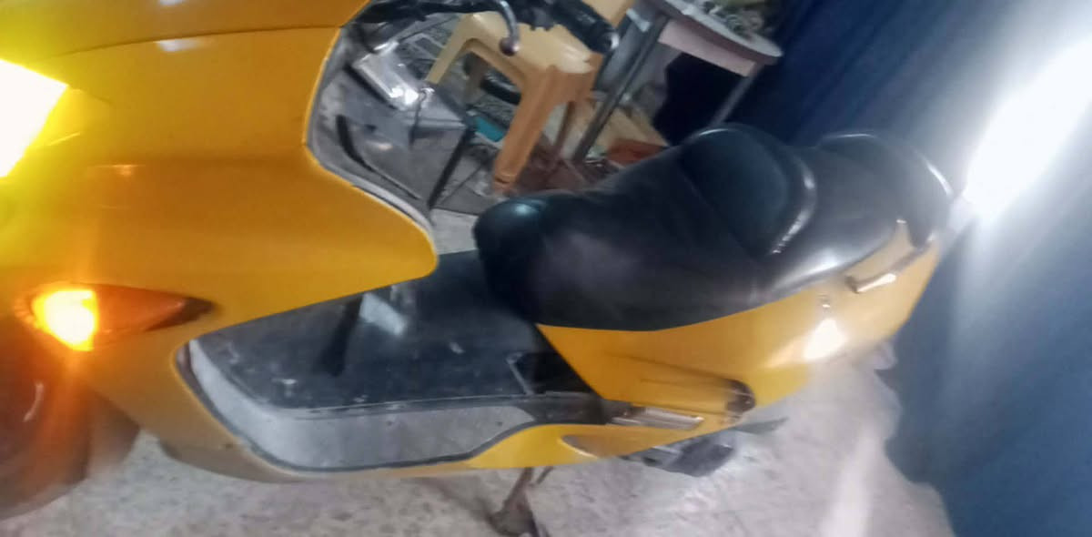 السلام عليكم عندي هاي صفر 6 للبيع او مراوس كتف شحن وملف و باتري جدد. البارحه شادهن كلجات وقايش جدد  وكله اصلي تفصيخ بس بيهه دخان بل مكينه  *********** مكاني بغداد
