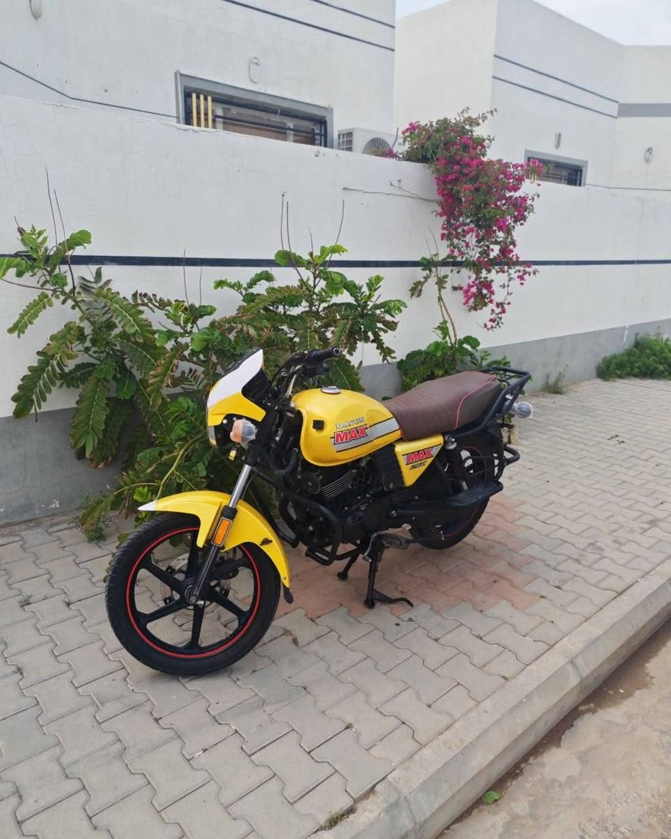 أوراق اصولي 23 دراجه نضيفه ومكفوله كفاله عامه ما عده ضربه صغيره بلتانكي  
كوت حي الجامعه 
خاص او اتصال ***********
