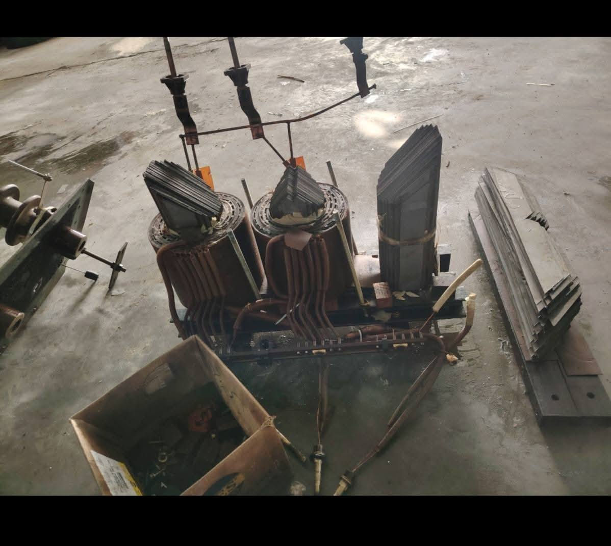 ورشة صيانة وتأهيل المحولات الكهربائية
🔧 صيانة جميع أنواع المحولات بإشراف هندسي متخصص.
⚡ نعمل على خطوط 11 و 33 ك.ف، ومستمرون في العمل طوال أيام الأسبوع بأسعار تنافسية ومناسبة جداً.

📌 بإدارة:
🔹 المهندس رياض
📞 *********** | ***********

🔹 أسطه حارث البجاري
📞 ***********

📍 العنوان: كركوك – قضاء الحويجة – قرب سيطرة البكارة.
