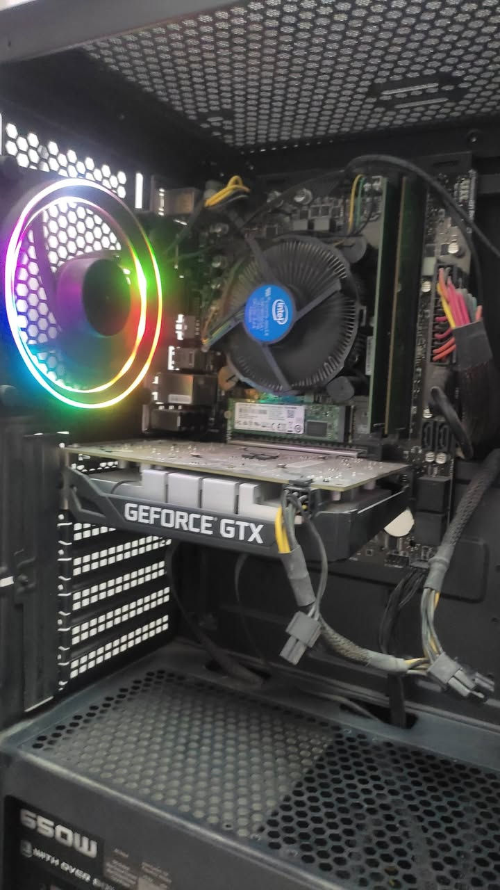 كيس للبيع مرتبة وشغالة
تشغل اغلب الالعاب مثل ريد ديد 2 و كود اوف وار 2018 وراكناروك 

i5 9400f
gtx 1650 super 
16 gb ram ddr4 2666
m.2 128gb 
لوحة الام msi b365m pro vh

سعر 350 الف 
بغداد حي الجهاد 

***********
