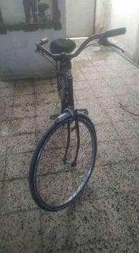 اخوان بايسكل بناتي للبيع نضيف جدا السعر 65وبي مجال العنوان الشعب شارع ...