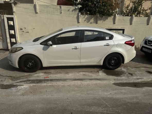 السلام عليكم سيراتو 2016 خليجي بيها صبغ بالجاملغ الخلفي وبيها طخه خفيفه بالباب الوره الصدر شادلها منضومة غاز خير من الله السعر 115وبيها مجال للاستفسار ***********
