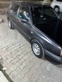 سيارة كولف موديل 92 مكينه وكير خير من الله تخم تاير جديد وحداديه نضيفه...