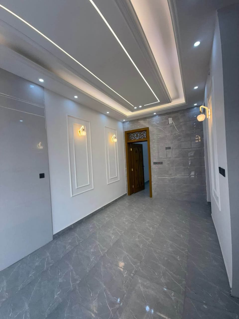 دار للبيع في حي السلام النجف الأشرف 
المساحة ٥٠م طابقين بناء حديث درجه اولى
موقع مميز شارع ١٥ خلف مدينه العاب النجف 

للاستفسار مراجعة مكتب الدر او إلاتصال ع الأرقام المذكورة 
*********** 

#نستقبل_عروظكم_العقارية_في_كافة_احياء_النجف_الاشرف_اهلاً_وسهلاً #followersreelsfypシ゚viralシfypシ゚viralシalシ
