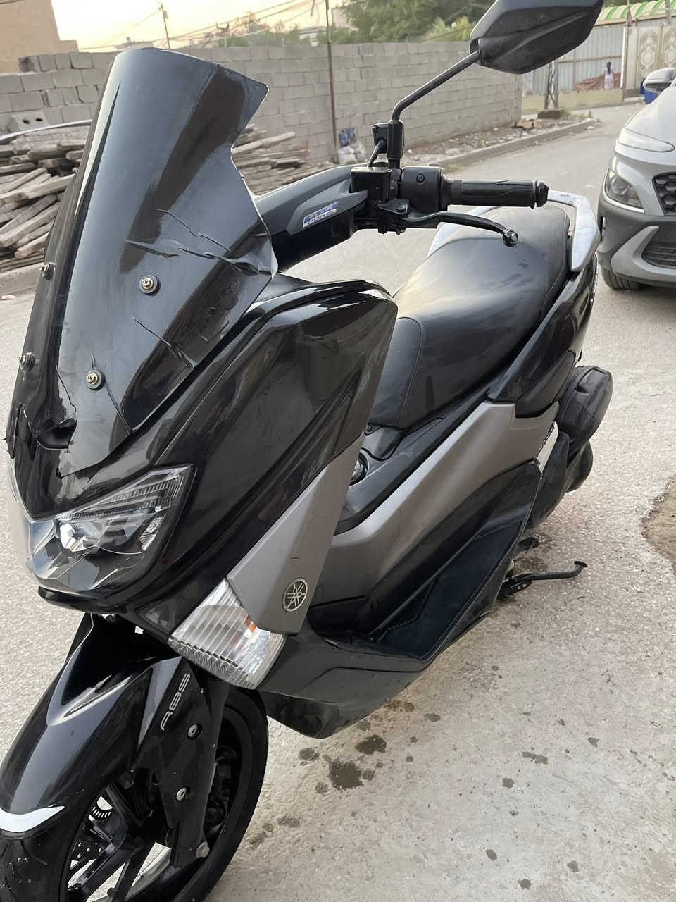 السلام عليكم
دراجه ياماها ياباني Nmax 
دراجه جديده بما معنى الكلمه وكدامك شوفها حساساتها كلها شغاله تدفئه بل ستيرن دراجه ماشيه 15 الف بس صارلها فتره من منزلها من الرمبه 
سعرها 15 ورقه وبيها مجال تشرفني وتدلل مكاني بغداد  ***********
