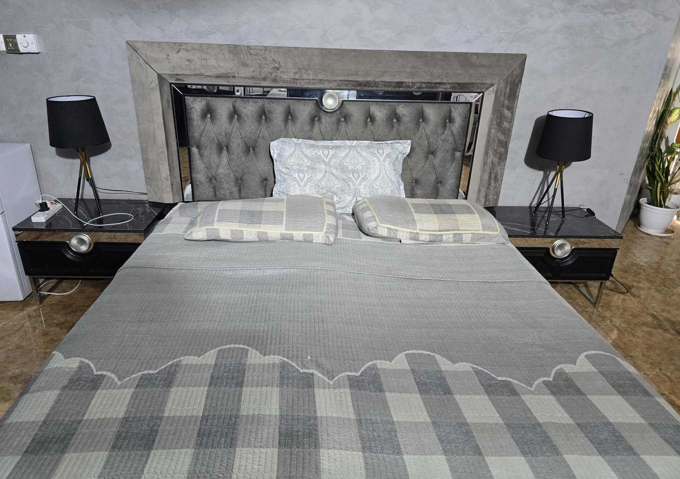 السلام عليكم 
غرفة نوم تركي نظيفة جدا للبيع العنوان حلة 
***********
***********
