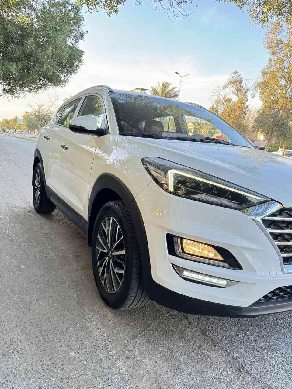 السلام عليكم لبيع توسان خليجي فول عدا البنراما كشنين كهرباء جلد بصمه خمس عدسات مكفوله بدون صبغ مديل 2020 بسمي العنوان بغداد زيونه السعر 185 الهاتف ***********
