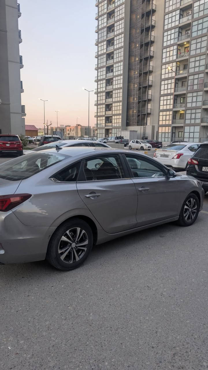 نقد فقط بيع
شانجان ايدو بلس موديل 2022 للبيع ب 92 ورقة قفلها.

محرك 1600 تنفس طبيعي

السيارة رقم بغداد بأسمي التحويل ثاني يوم

محرگ وكير وتبريد مكفول زين ما بيها صبغ بيها بارد وشخوط مبينه بالصور.

مكان السيارة حي الجهاد. 

***********

مواصفاتها فتحة وكاميرا خلفية وحساسات دخول ذكي والباقي معروف.
