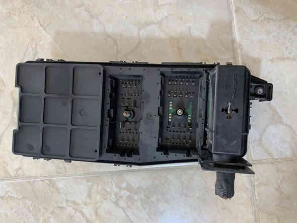 قاعدة فيوزات سيدونا -كرنفال موديل ٢٠٠٨-٢٠٠١٤
سعر القاعدة ١٥ 

يتوفر توصيل لكل المحافظات 

للحجز والاستفسار مراسلتنا او الاتصال : 
***********
