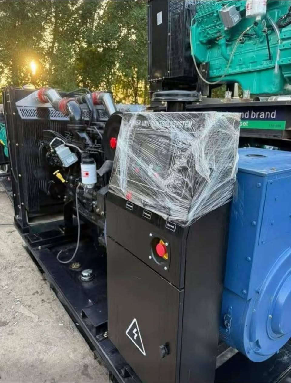 سلام عليكم ورحمة وبركاته
وصول بضاعة جديده للمولدات
الكمنز 24/114/ ولف /  250 /200  كيفي
الكمنز 150/100 كيفي 
شتاير 400 كيفي
بيركز من 50 كيفي إلى 150 
العنوان بغداد رقم الهاتف / ***********
***********
