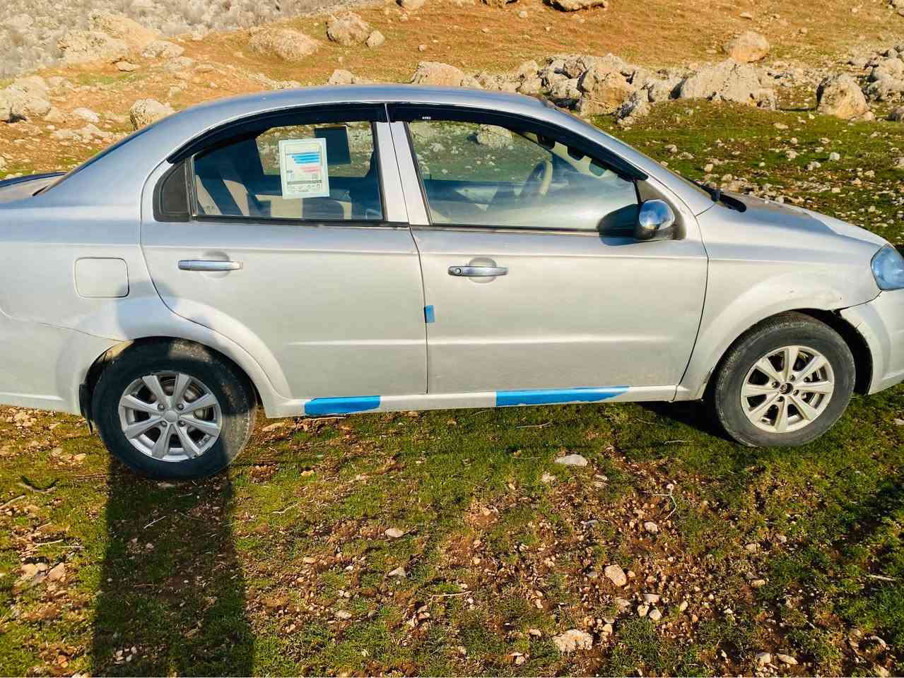 ئەڤیۆ ٢٠٠٩ 
ناو زەرد 
مەکینە گەورە 1.6 
گێڕ عادی 
تەبرید سارد و گەرم بە شەرت 
تەقە و رەقە بەشەرت 
گێر و مەکینە بەشەرت 
سەنەوی نوێیە هەتا ٢٠٣٠ بەناو خۆمەوەیە تحویل بەشەرت 
پئش و پاشی کەپسە سبوغ عامە بئ وەرگەڕاو و بڕاوە بەشەرت چوار تایەی نوێی لەسەرە 
پئشم تازە توند کردۆتەوە کامل هەرچی پئیوەیە
سەیارەی دەستی خۆمە و بەناو خۆمە مالی مەعرەز نیە 
نرخی ٤٨ و معامەلە واتس اپ (***********) سوران, أربيل
