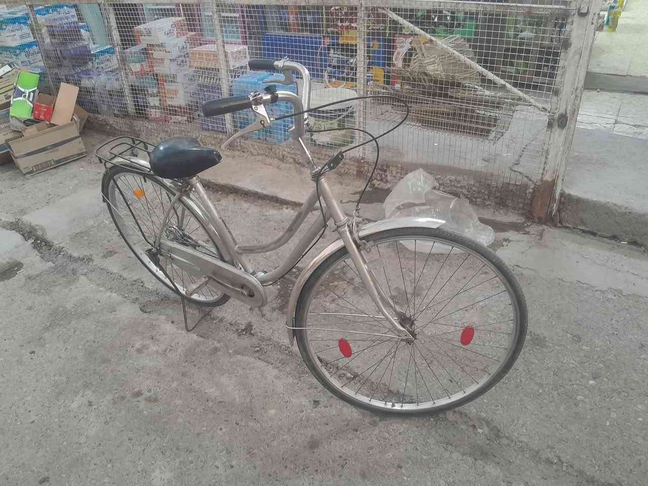 للبيع السعر ٧٥ واتساب ***********
