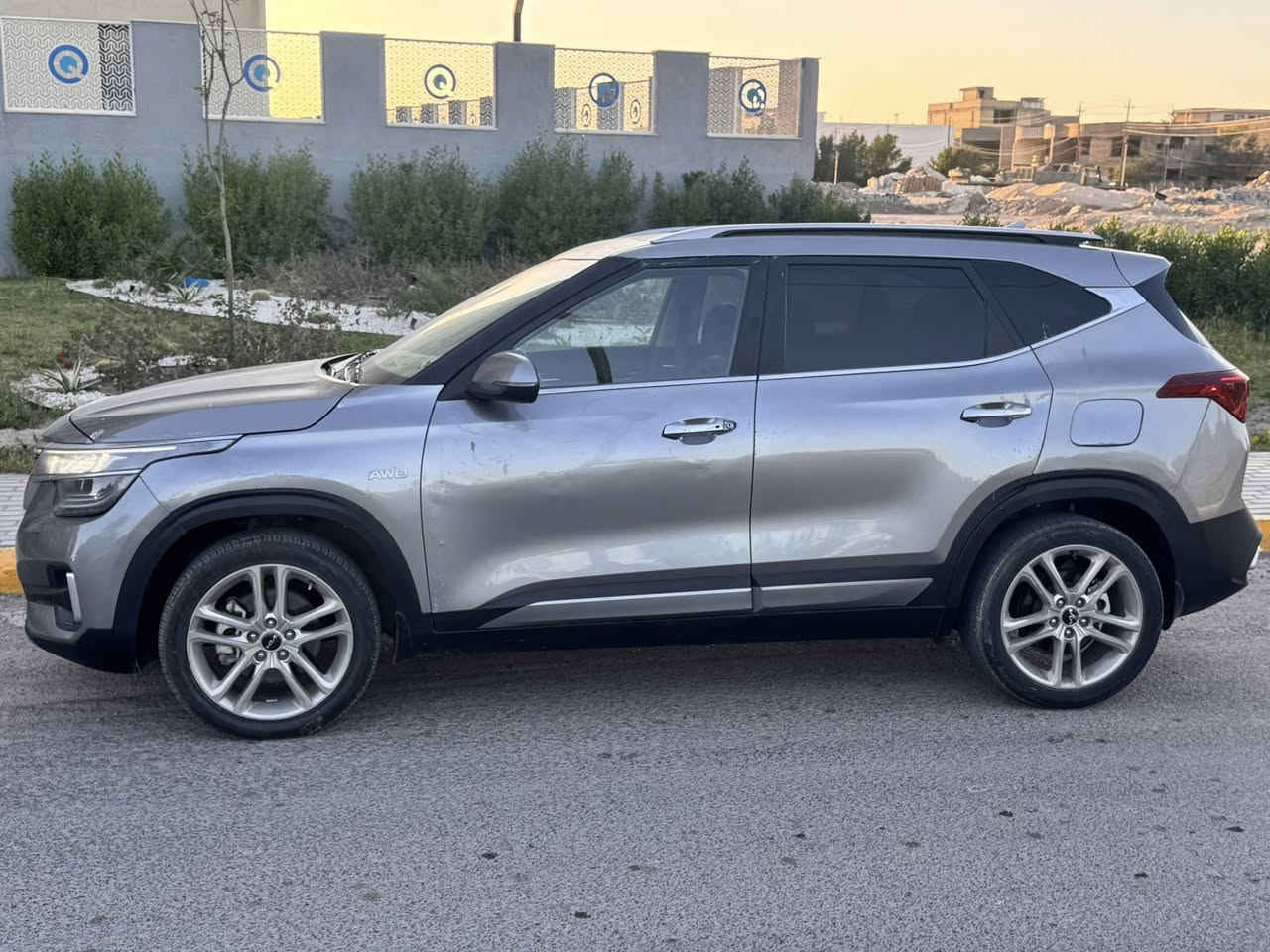 2023 KIA SELTOS, SX  بسعر مناسب 
108
کیا سليتوز 2023 بدون لوحات  ما مرقم تترقم جميع محافظات عدا الشمال 
فول موصفات

بصمة تشغيل بصمة بيبان تشغيل عن بعد

كشنات مخمل وجلد وكشنات حرارية

لد نهاري شاشة ديجيتال متصله مع شاشة المسجل

توقف ذاتيًا رادار محيطي

بصمه تشغيل وتشغيل عن بعد 
عدد مسافه24

محرك ١٦٠٠ تيربو

ويل 18 كروم

صور حادث ع خاص 

تترقم جميع المحافظات باسمي تحويل مباشر

مكان السياره بغداد حي جهاد 

رقم الهاتف ***********
