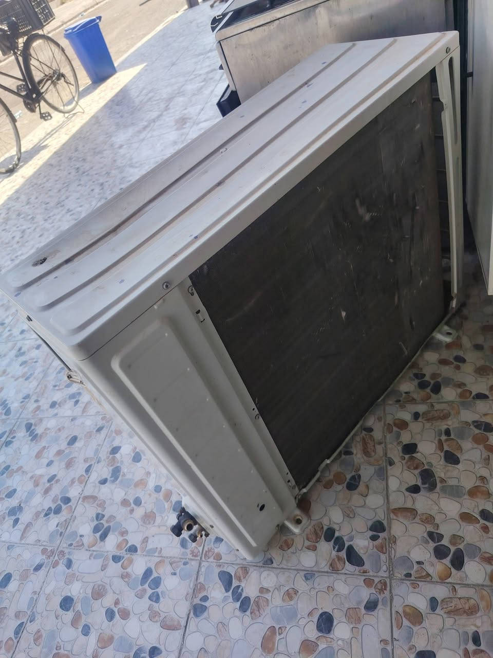 سلام عليكم متوفر سبلت 2طن بسعر مناسب  شغال او جاهز نقص بس غاز متوفر في مزاد ابو صفاء للتواصل ***********
