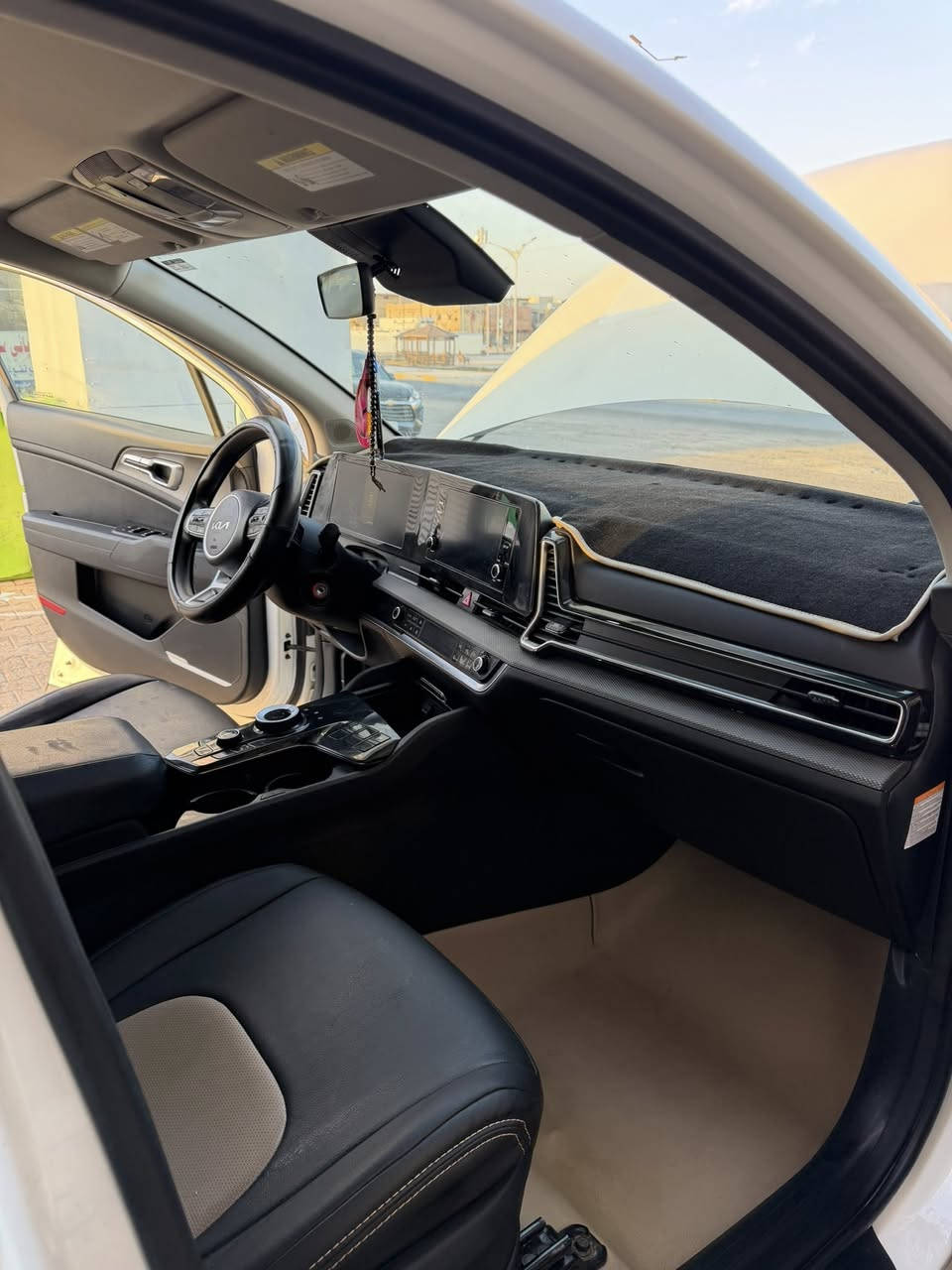 سلام عليكم
سبورتج موديل ٢٠٢٣ امريكي حجم اكس برو برستيج جاملغ امبدل نفس الون وربع اصابع من الباب وبيهه طخه كد شبر ممسويه شوف العين 
سيارة ماشيه20  “ محرك بانزين وهايبرد  مكفولات بلاديات
بيع او مراوس حسب القناعه
المواصفات:
كشنات تغليف جلد
 تو ويل ونضام
 فور ويل
كير موس
٨. تدفئة بالكشنات
كامره خلفية
١١. لايت اوتو

١٢. اطفاء ذاتي

١٣. نزول منحدرات

١٤. مانع تزحلق

١٥. انظمة قيادة عدد ٤

١٦. بلوجكترات

١٨. شاشة كبيره

١٩. عدادات ديجيتال

٢٠. شحن موبايل امامي وبالكشنات الخلفيه

٢١. آبل كار بلي واندرويد 

٢٤. لايت زينون عالي وناصي 

٢٥. حساسات خلفيه اماميه

27. توقف ذاتي
السعر 200
للاستفسار***********
