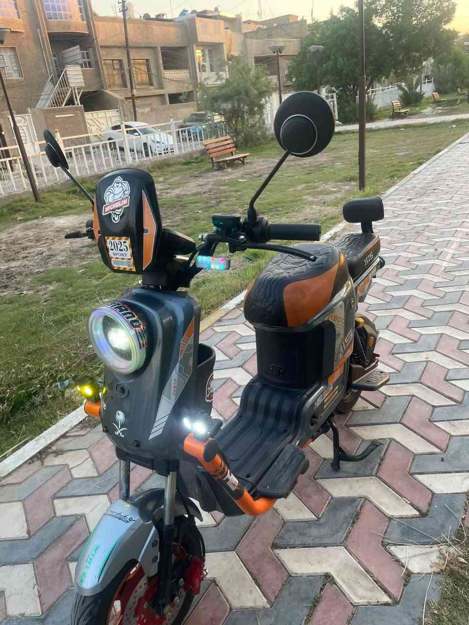 السلام  عليكم 
دراجه His 2025
دراجه كامله كل نقص مابيه 
بطاريات الشركه 32انبير  نوعHis
كهربائياته كله شغاله 
تايرات جدد
كشنات جدد
بلوجكترات شغاله 
MB3
الدراجه كامله كل نقص مابيه 
425
مكاني بغداد *********** بغداد, العراق
