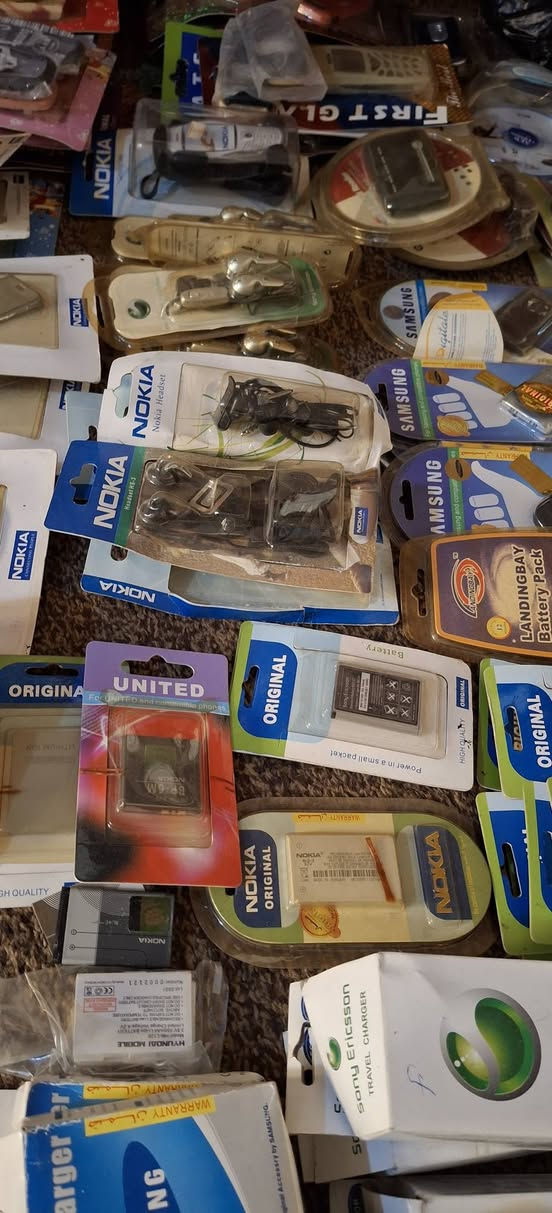 للبيع كفرات وشواحن  ومستلزمات جديدة غير مستعملة لانواع الموبايلات القديمة .. والموضحة بالصور⬇️


**إذا كنت صاحب هذا الإعلان وتريد حذفه لأي سبب، رجاءا أرسل رسالة إلى الدعم الفني**