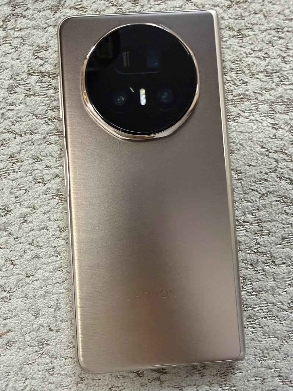 السلام عليكم
هونر ماجيك v5  للبيع استخدام اسبوع فقط النظافة

100‎%‎

وياه كل الملحقات والهدايا كفر وسماعه وقلم 
السعر 1850 
المكان المنصور الداوودي 

***********
