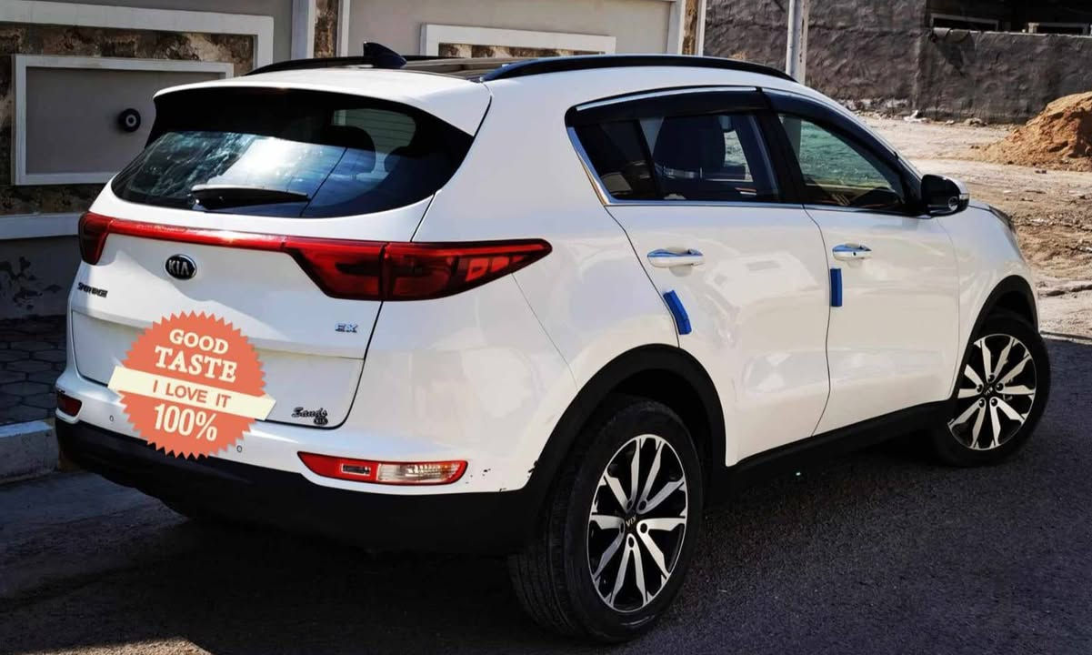 کیا سبورتج مودیل 2019 
لون ابيض صدفي 
الرقم السيارة رقم بغداد مشروع وطني باسمي 
الضرر چاملغ جهه السايق 
التصليح صبغ البنيد والجاملغ 
المواصفات فول 1/1 
کیا سبورتج مودیل2019 فئة EX ابيض صدفي 
قمارة بانوراما 
جنطة كهرباء 
محرك 4 سلندر 2400 
< 
لایتات زینون عالي واطئ مع بروجکتر دعامية LED 
< 
ويل حجم 18 اصل مع طقم تاير جديد 
< 
بصمة باب وبصمة تشغيل 
√ 
اشارات بالمرايا الجانبية مري شفط 
< 
راداد اوتو بريك 

سستم صوت harman/kardon 
کامیرا خلفية اصل دوارة مع الستیرن 
السيارة ماشية حاليا 73 الف 
غرفة السيارة جلد اسود  تحکم كهربائي متكامل الايعازات للكراسي الامامية تحکم ستیرن جهتین بلوتوث حاكية وكروس السرعة تحکم بالكير العادي والسبورت وايكو 
مساعد النزول من المنحدرات 
شاشة دشبول كبيرة لمجموعة من الايعازات 
تحکم ستیرن جهتین متعدد الايعازات 
تصفح للشاشة الداخلية 
حساس امامي خلفي 
رادار امامي خلفي جانبي 
حساسات الانحراف عن المسار في الطرق المفتوحة تبرید السيارة قطعتین امامي وخلفي + كشنات 
هیتر بالدركة والكشنات السيارة مكفولة من الغرق والشاصي وعلى الفحص 
باتري السيارة جديد 
صدر السيارة جديد 
السيارة معروضة للبيع فقط واعتذر من أي مراوس
سنويه باسمي ومنتهيه
گير ومحرك مكفول
رقم صاحب سيارة ***********
