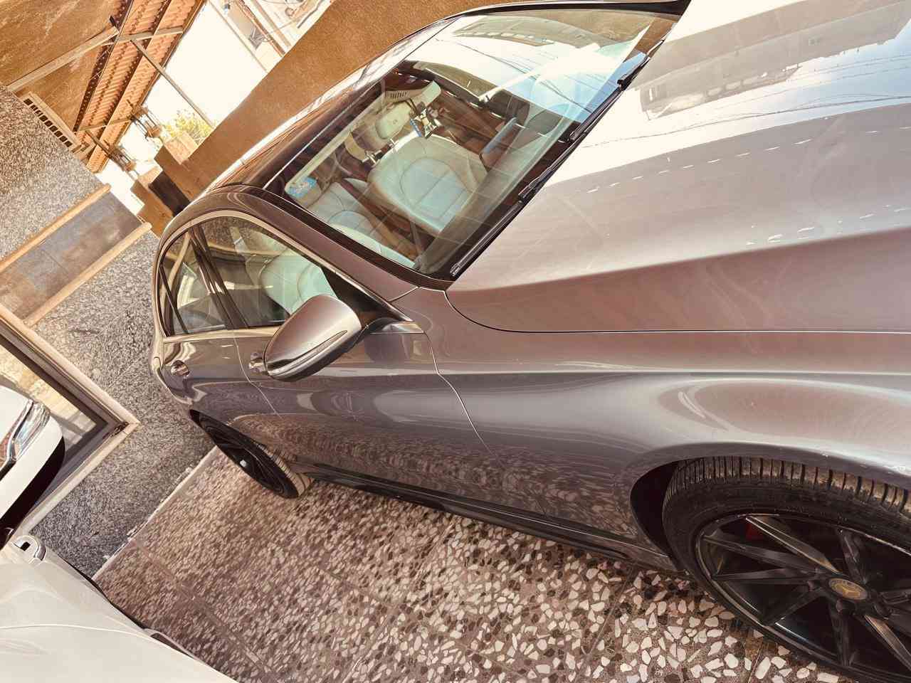 للبيع
 مارسدس C300 2016 💙
السعر 20,000 $
عليها كت كامل C63 amg
وارد امريكي حادثها جاملغ خلفي و الصندوق   مبدل 
بدون ايرباك 
فوول مواصفات للاخير 
بنوراما 
شاشة كبيرة 
دبل ماوس
سستم سماعات برايمستر( اضافة دمام)
كامرة خلفية دوارة
رادار امامي
رادار خلفي
رادار جانبي
كشنات كهرباء
داخل جلد كريمي(اصل)
كشنات تدفئة
لايتات زينون 
بك لايت C لد
ويل ١٨ وتايرات تخم جديد 
ماشية 112  الف ميل
عطاس تيربو
٥ انظمة قيادة
شفتات ستيرن
كير ومكينه وصدر مكفولات
رقم بغداد
مكانها السيديه 
للاستفسار ***********
وصور فحص بدي كار مرفقه ويه صور سياره
