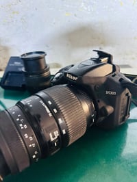 عندي نيكون 5300d للبيع مكاني بغداد 07780117261