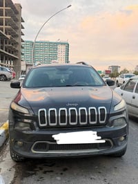 جيب شيروكي • ٢٠١٨ • ٢٠٠٠٠٠ كم