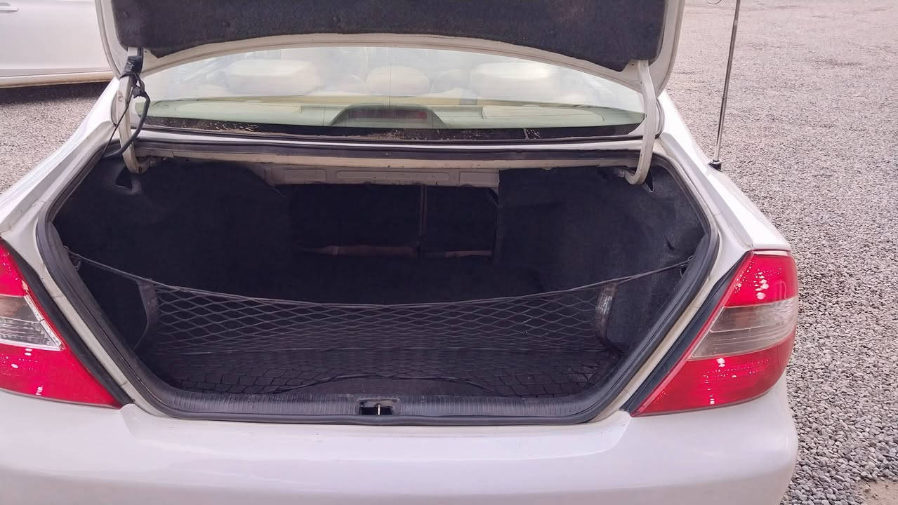 سلام عليكم.      السعر 85 وبيها مجال
تويوتا كامري خليجي 
موديل 2004 ياباني اصل 
صبغ بيها مكانات ابيع حزام بدون دواخل او ضربه
محرك 6 سلندر والكير اوتو بحالة الشركه
صدر امامي خلفي جديد وطخم تايرات جديد
دوشمه جديده كهربائياتها كلها شغاله 
رقم اربيل  بسمي 
سنويه ورقم وهزه مجدد لحد 2031
عنوان موصل برطله 
رقم الهاتف ***********/***********
