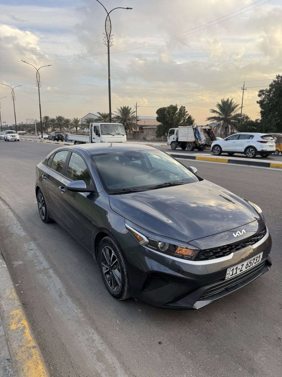 السلام عليكم
فورتي لون فيلي. 2023 
وارد امريكي 
ماشية 35,500 كيلو 
مواصفات 
رادار امامي 
تحديد مسار 
مثبت سرعه 
حساس امامي 
كامرة دوارة 
شاشة كار بلي 
( رقم انكليزي بأسمي تحويل ثاني يوم )
السياره بشهر ال٥ ٢٠٢٥ ماخذهه كلش نضيفة مكينة وكير كفاله 
صور الحادث موجودة بلمنشور ( صور السونار كذالك ) 
.
للاستفسار ( *********** )
متوفر واتساب
