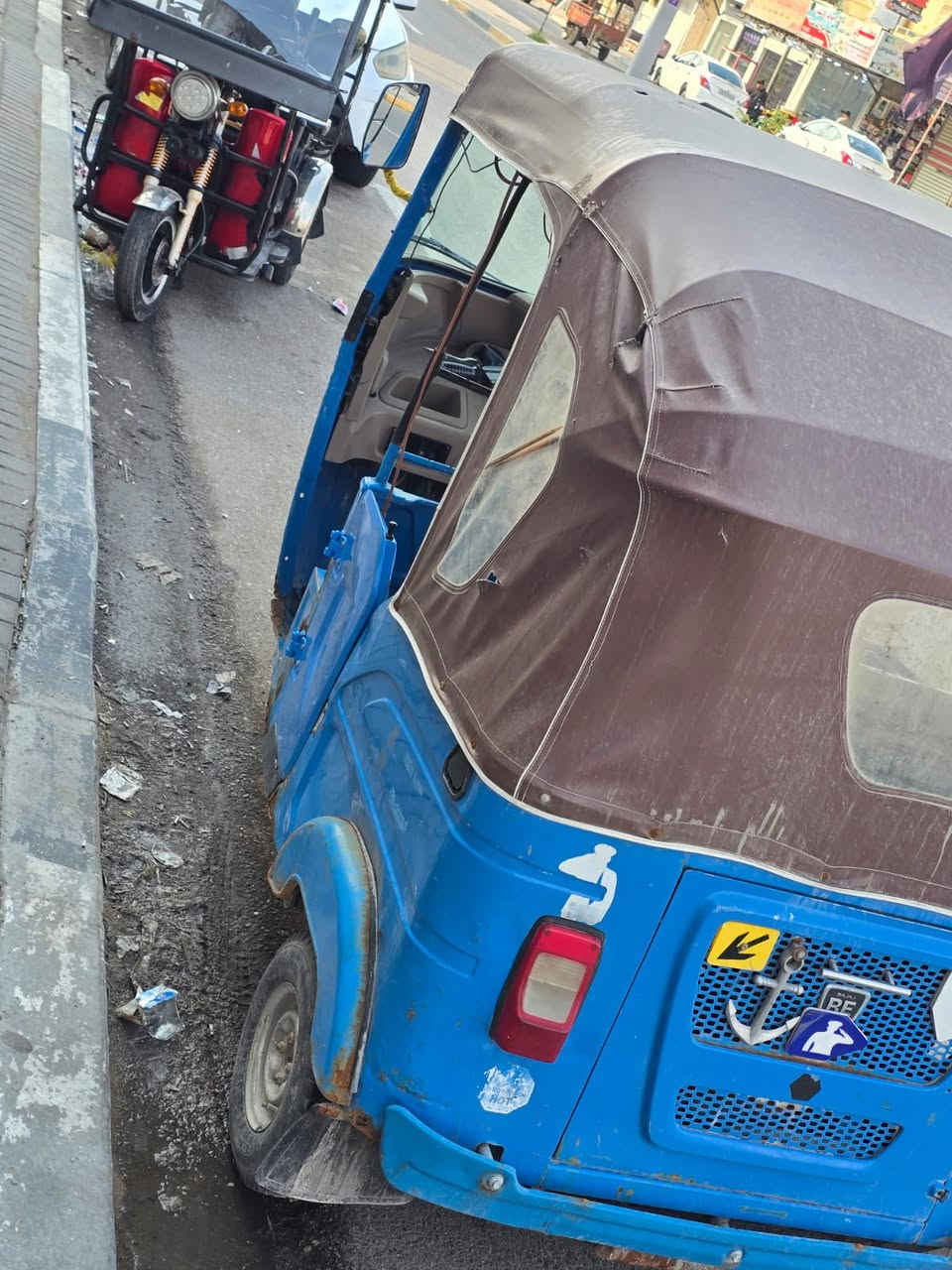 سلام عليكم تكتك موديل 2021 تكتك رقم وسنويه تكتك مجفته تجفيت شركه وبيها وضرباتها تجي وتشوفهن ممبينات السعر 6 ملايين ونص للاستفسار ***********
