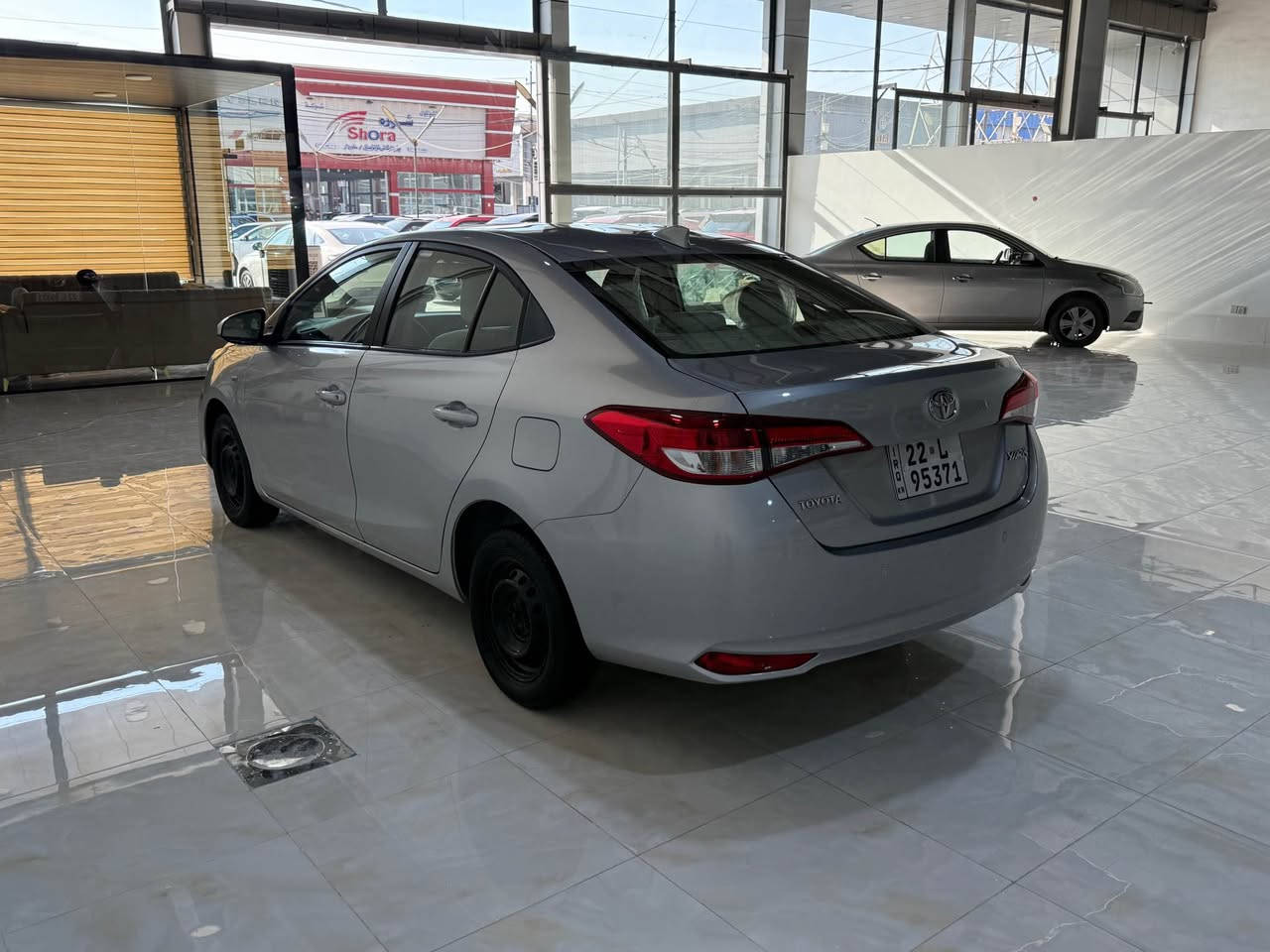 Toyota Yaris 
موديل2022
مكينه گەورە
جامليغو  ده ركه ى دواوه بؤياغه
*********** وەتسئاپ Singapore
