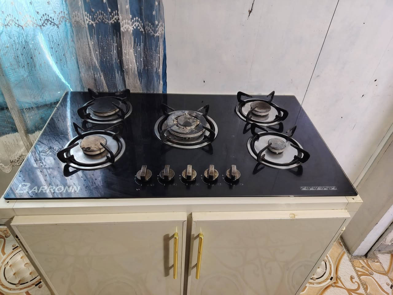 السلام عليكم طباخ زجاجي مع الميز بابين مستعمل شغال ونضيف 125
*********** بابل
