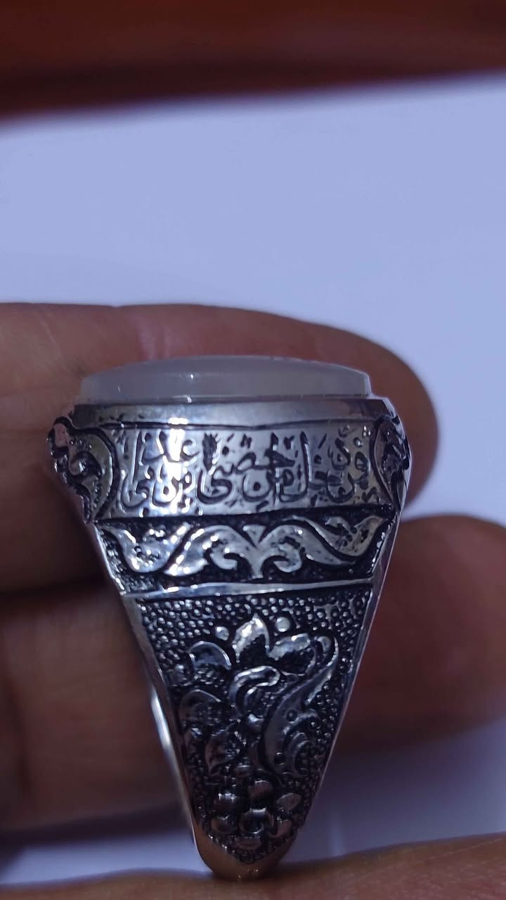 عقيق يماني طبيعي صياغة يدوي خط يدوي السعر 120الف العنوان بغداد زعفرانية الهاتف *********** بغداد, العراق
