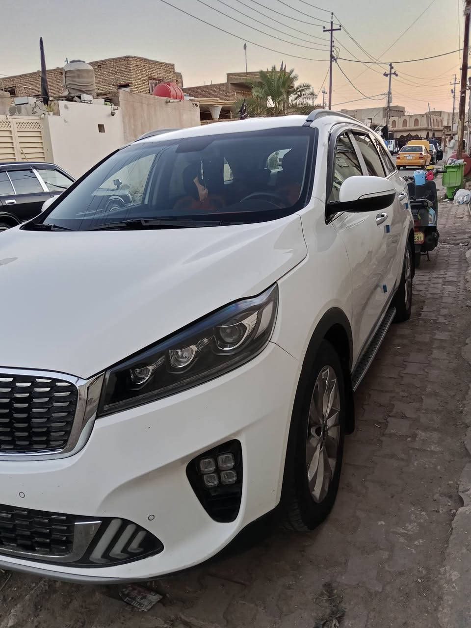 كيا سورنتو وارد خليجي موديل 2020 
محرك سته سلندر 3500 
كير8نمر شرط كفاله 
تبريد ثلاث قطع 
حداديه خير من الله جديده 
شاشه كبيره تحكم 
اربعه نظام وضع قياده
بصمه ابواب بصمه تشغيل 
جنطه كهرباء ميري شفط 
سبعه راكب 
انفيكيشن جي بي اس 
شاحن كاميرا دواره 
دبل شباك نيكل لد
لايت ثلاث عدسات 
كشنات اصلي جلد كهرباء 2
الخلف لمس بردات اصلي 
حساس خلفي امامي
وبعد بيها هواي مواصفات 
السعر/245/ مجال بسيط
للشراي والسونار موجود بلمنشور
***********
